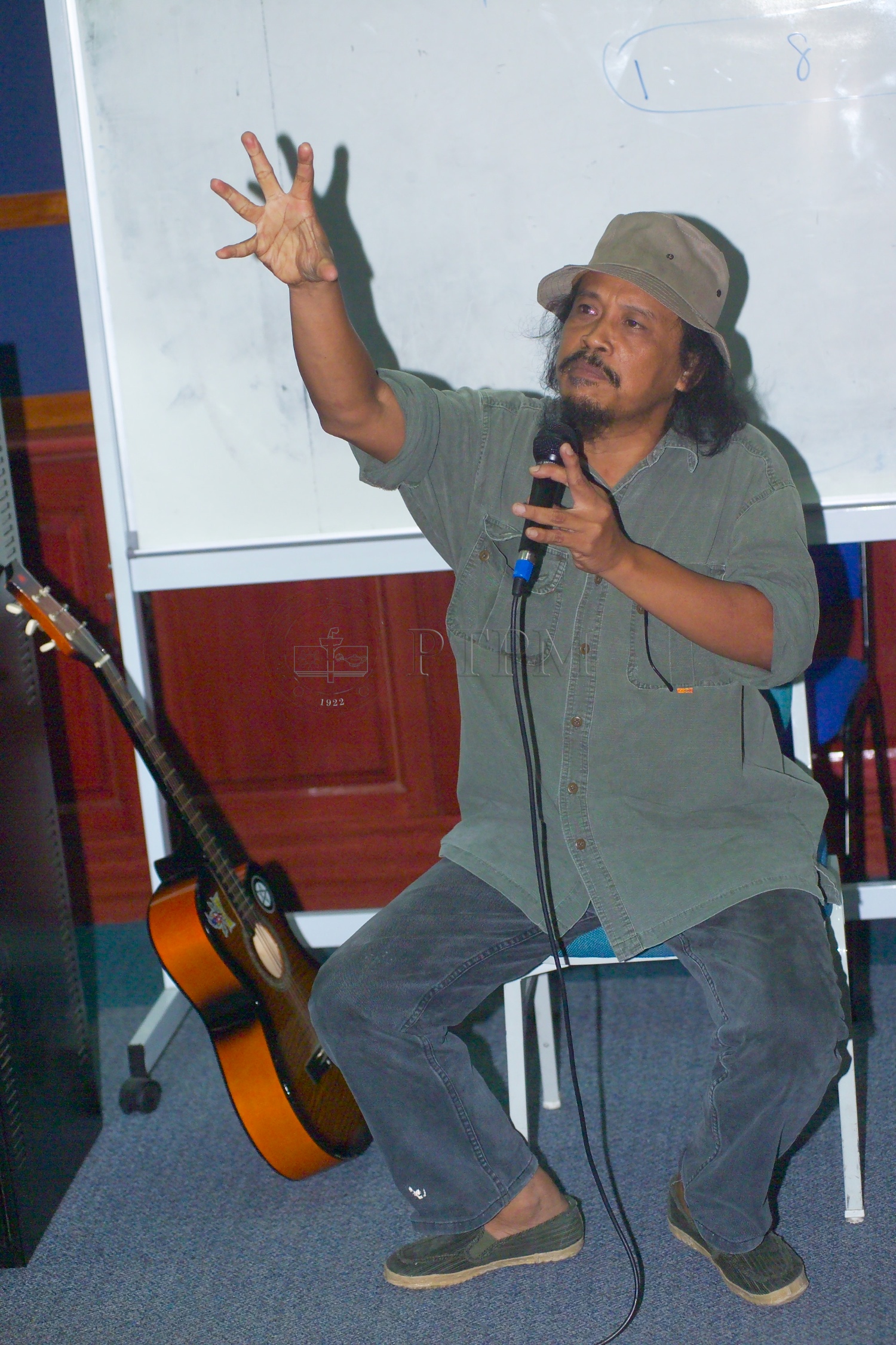 PTPM 05 20 puisi D9X30179